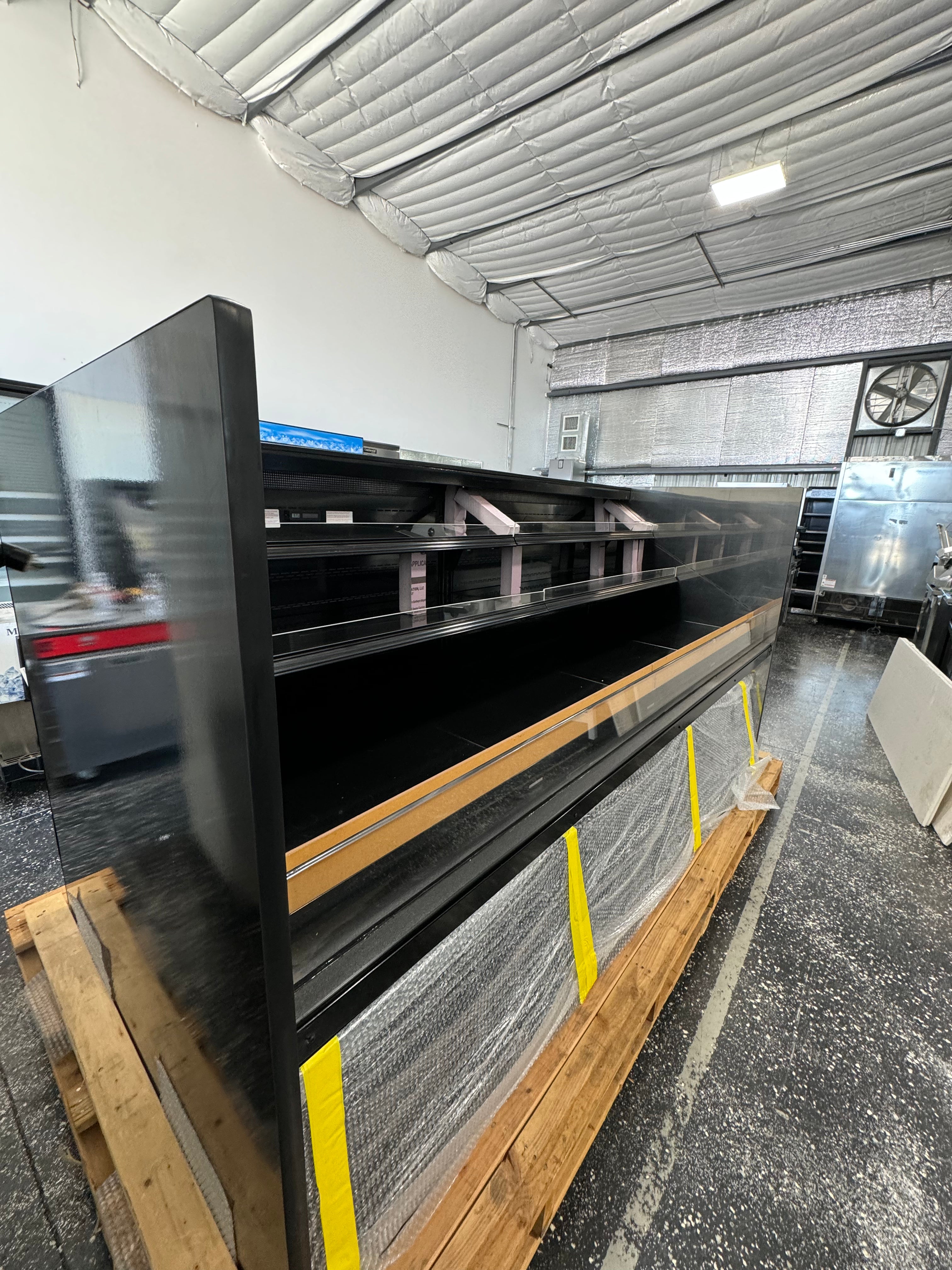 Hussmann 8ft Self-Contained Prepared Foods / Deli / Meat / Produce Case