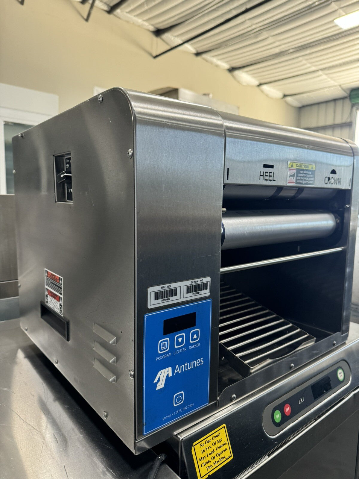Antunes GST-2H Conveyor Bun Toaster 2-Lane 208V/1Ph Dual Belt Commercial Open Box Scratch Dent