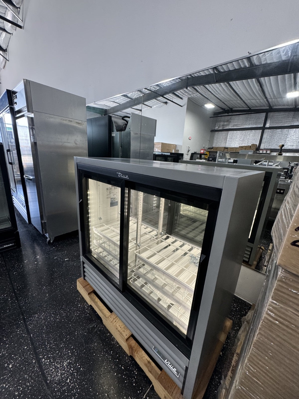 TRUE cooler GDM-41CPT-48-HC-LD 48" Two Section Pass Thru Glass Door refrigerator