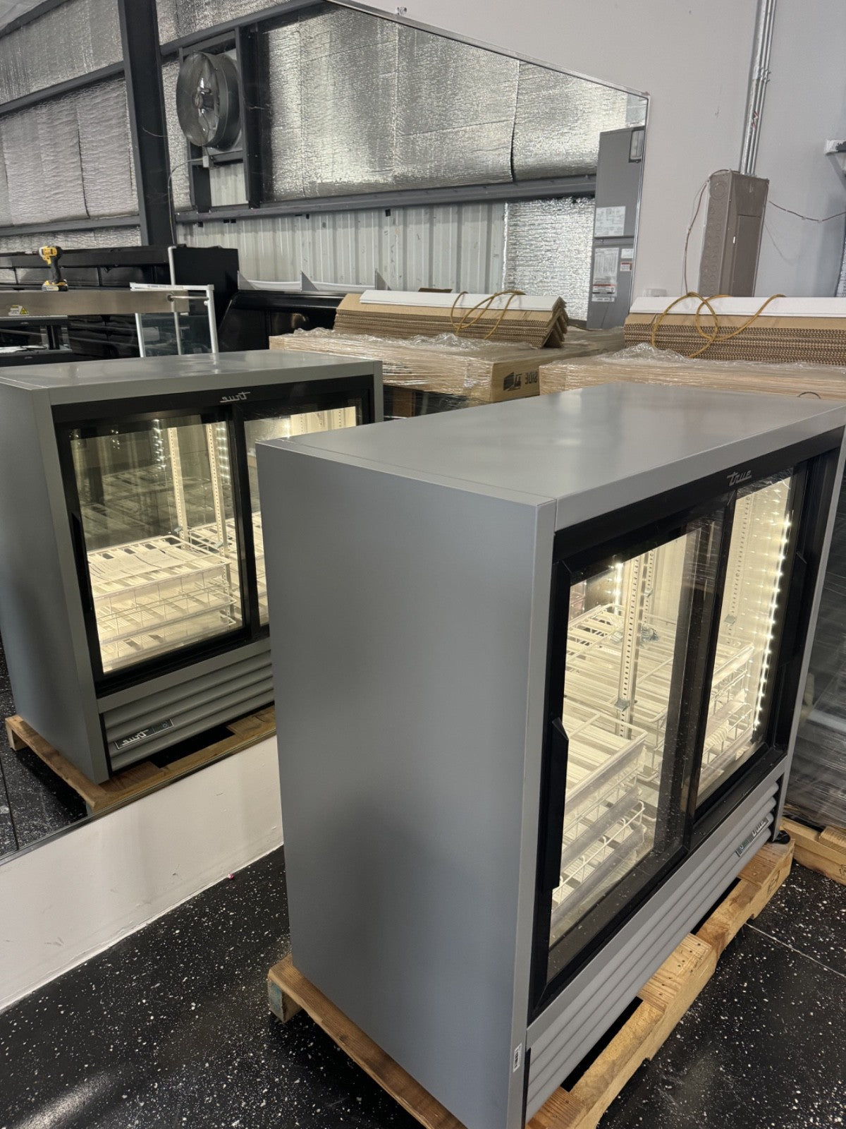 TRUE cooler GDM-41CPT-48-HC-LD 48" Two Section Pass Thru Glass Door refrigerator