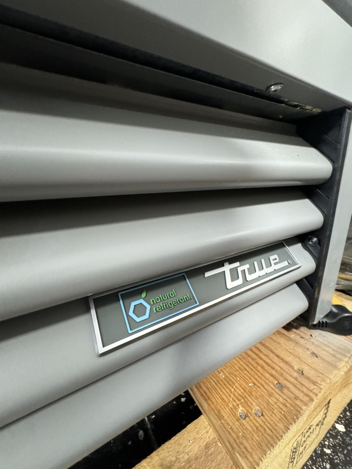 TRUE cooler GDM-41CPT-48-HC-LD 48" Two Section Pass Thru Glass Door refrigerator