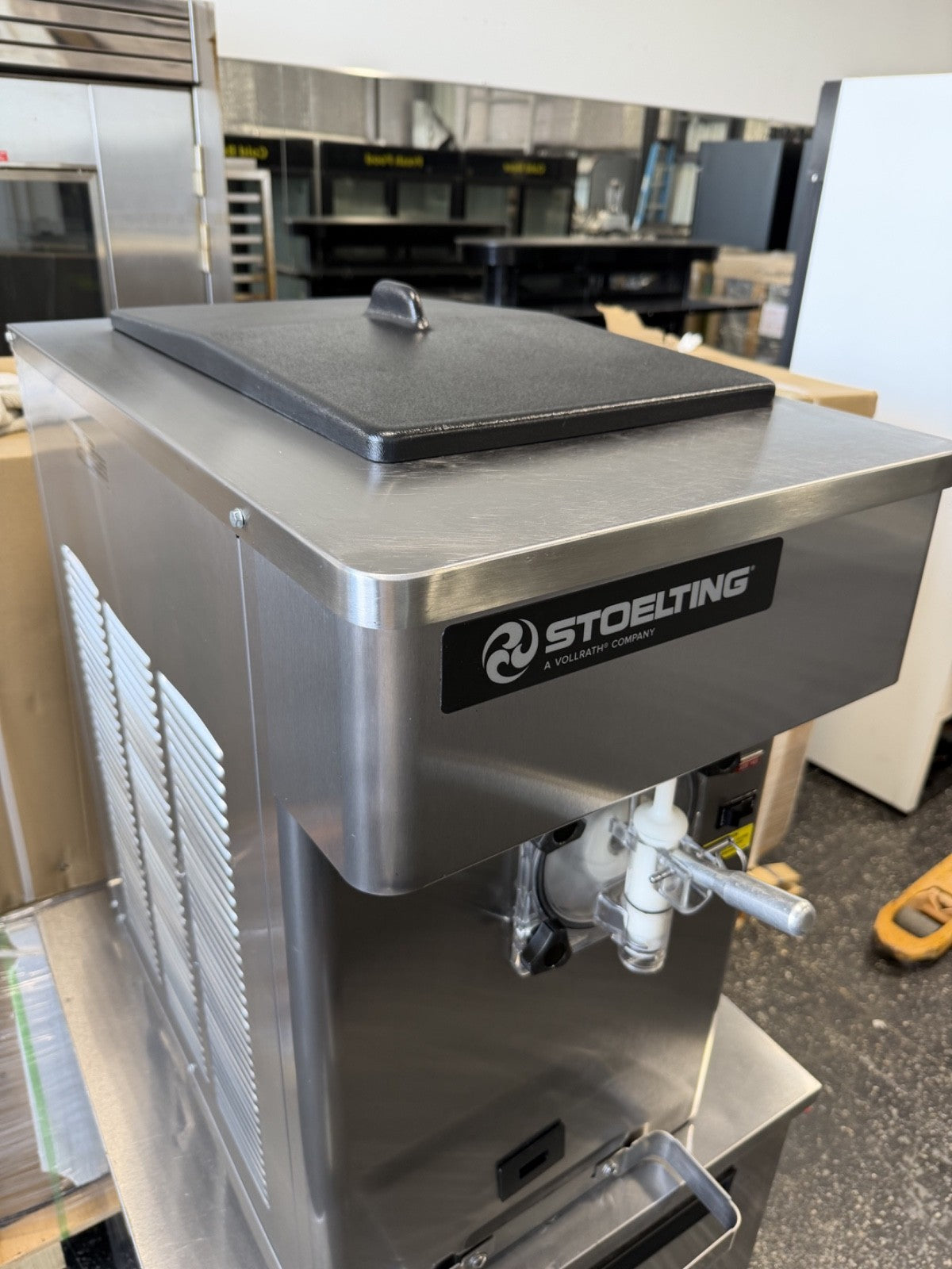 Used 2024 Stoelting F112-38 Frozen Beverage Shake Slush Machine – 208/240V