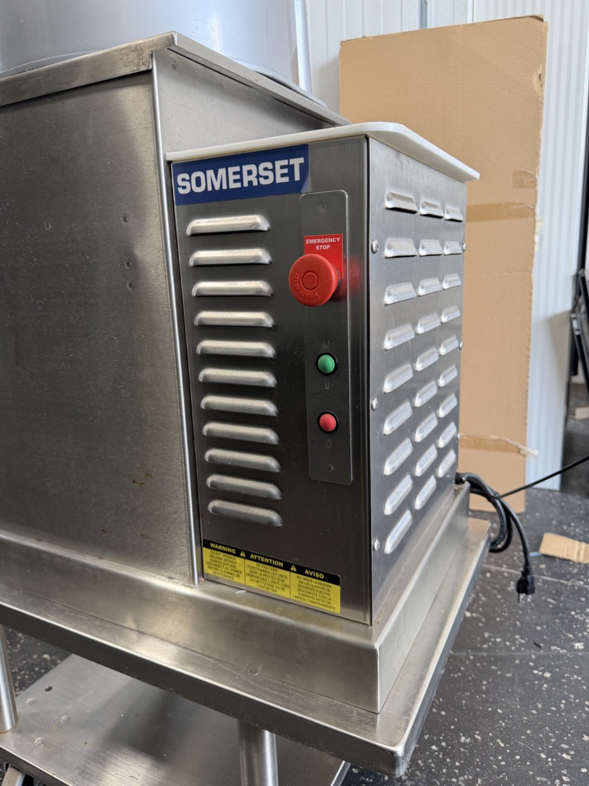 Somerset SDR-400T 1-36 oz. Dough Rounder with table 120v 2024