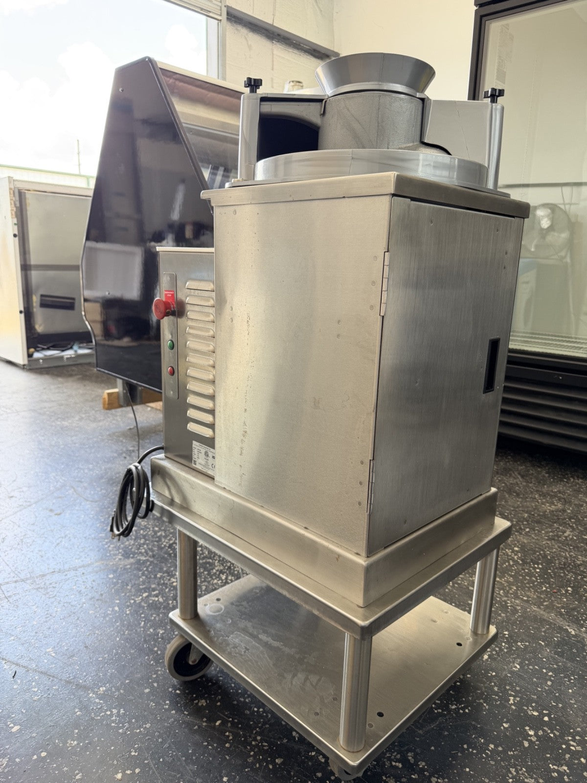 Somerset SDR-400T 1-36 oz. Dough Rounder with table 120v 2024