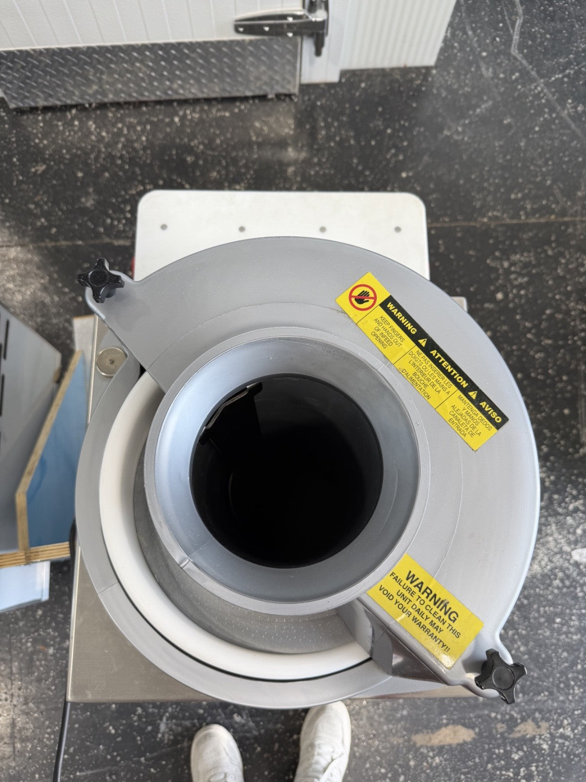 Somerset SDR-400T 1-36 oz. Dough Rounder with table 120v 2024