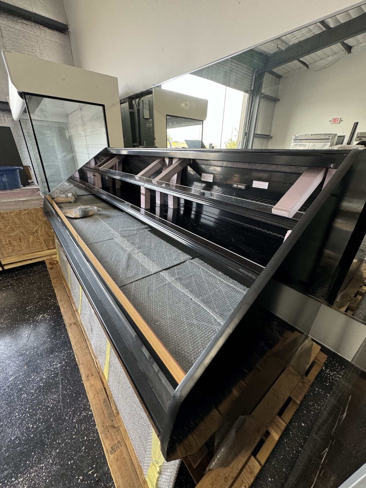 Hussmann 8ft Self-Contained Prepared Foods / Deli / Meat / Produce Case