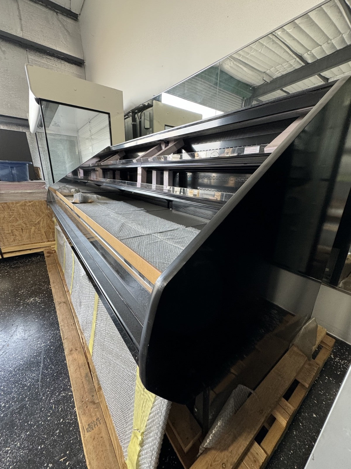 Hussmann 8ft Self-Contained Prepared Foods / Deli / Meat / Produce Case