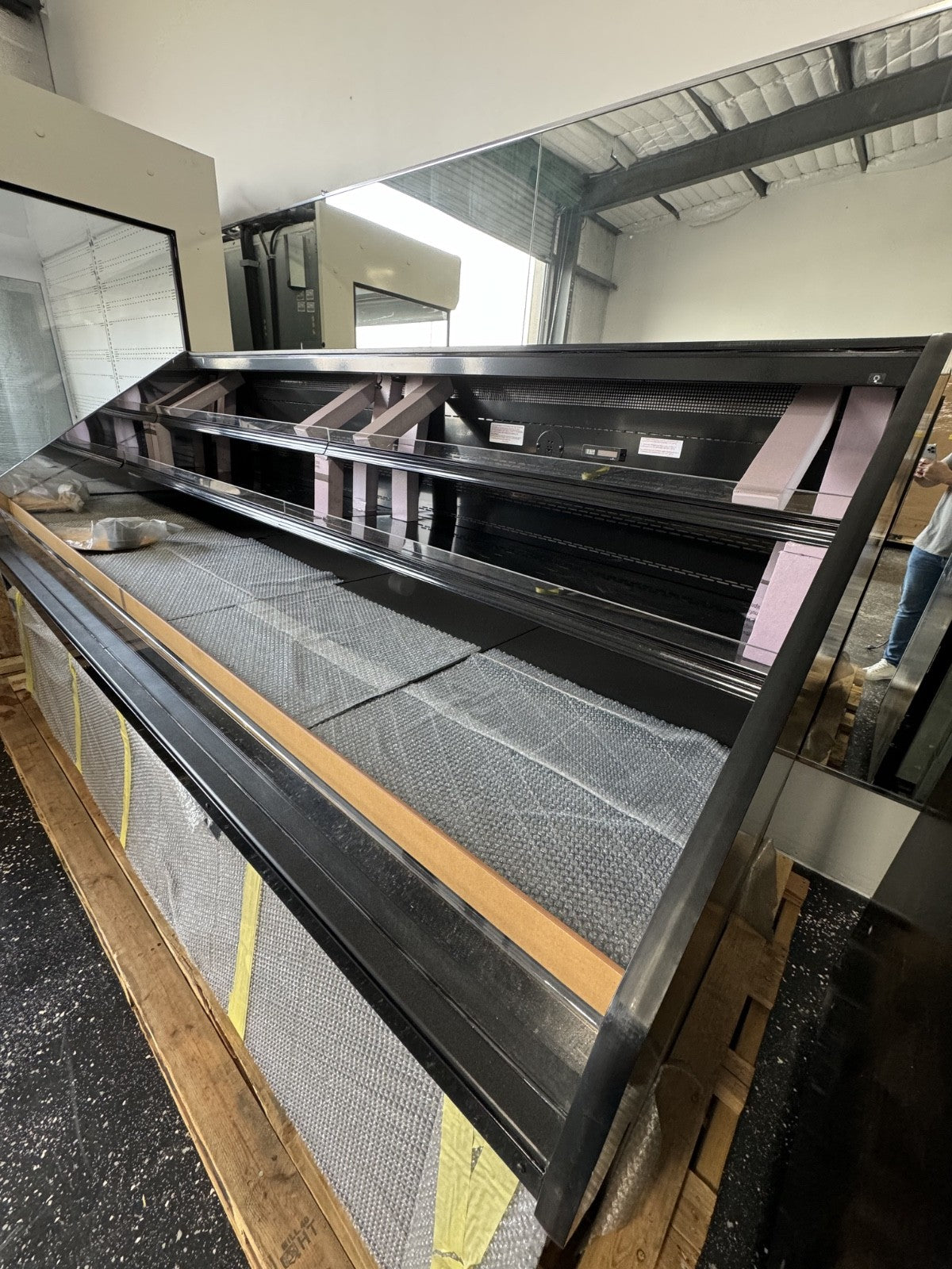 Hussmann 8ft Self-Contained Prepared Foods / Deli / Meat / Produce Case