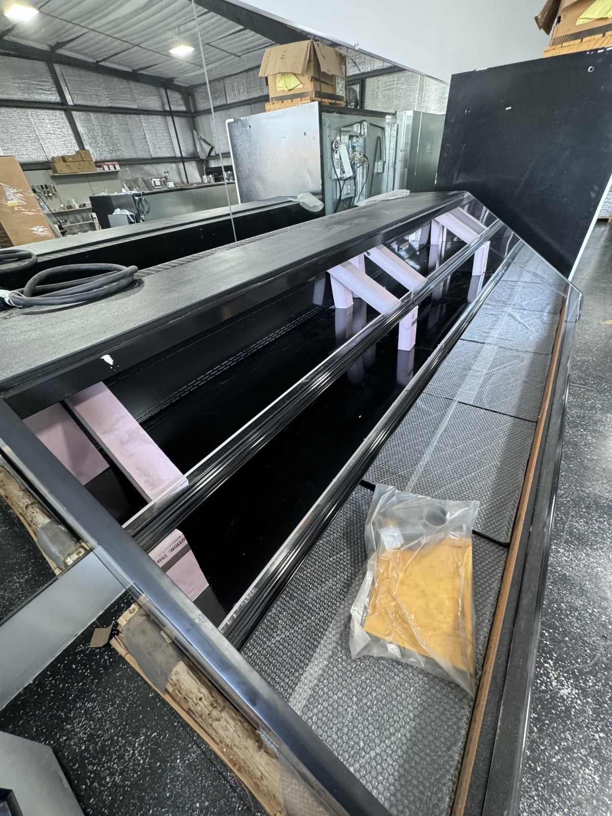 Hussmann 8ft Self-Contained Prepared Foods / Deli / Meat / Produce Case