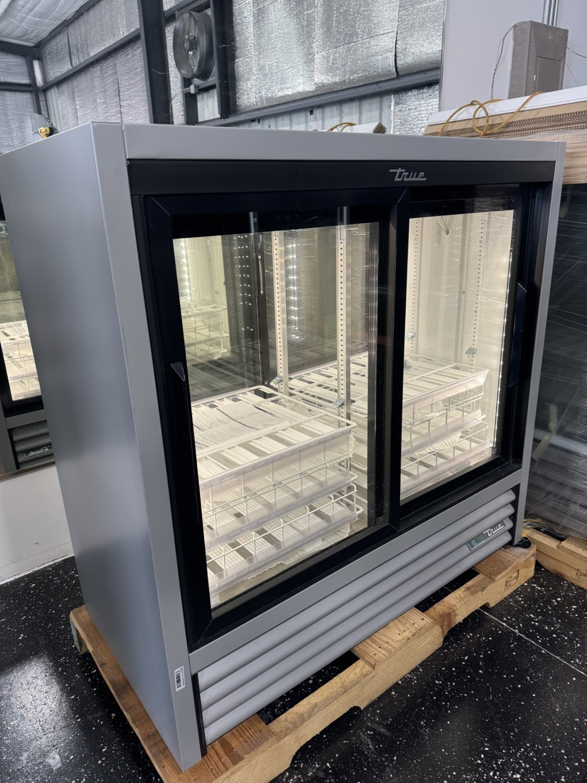 TRUE cooler GDM-41CPT-48-HC-LD 48" Two Section Pass Thru Glass Door refrigerator