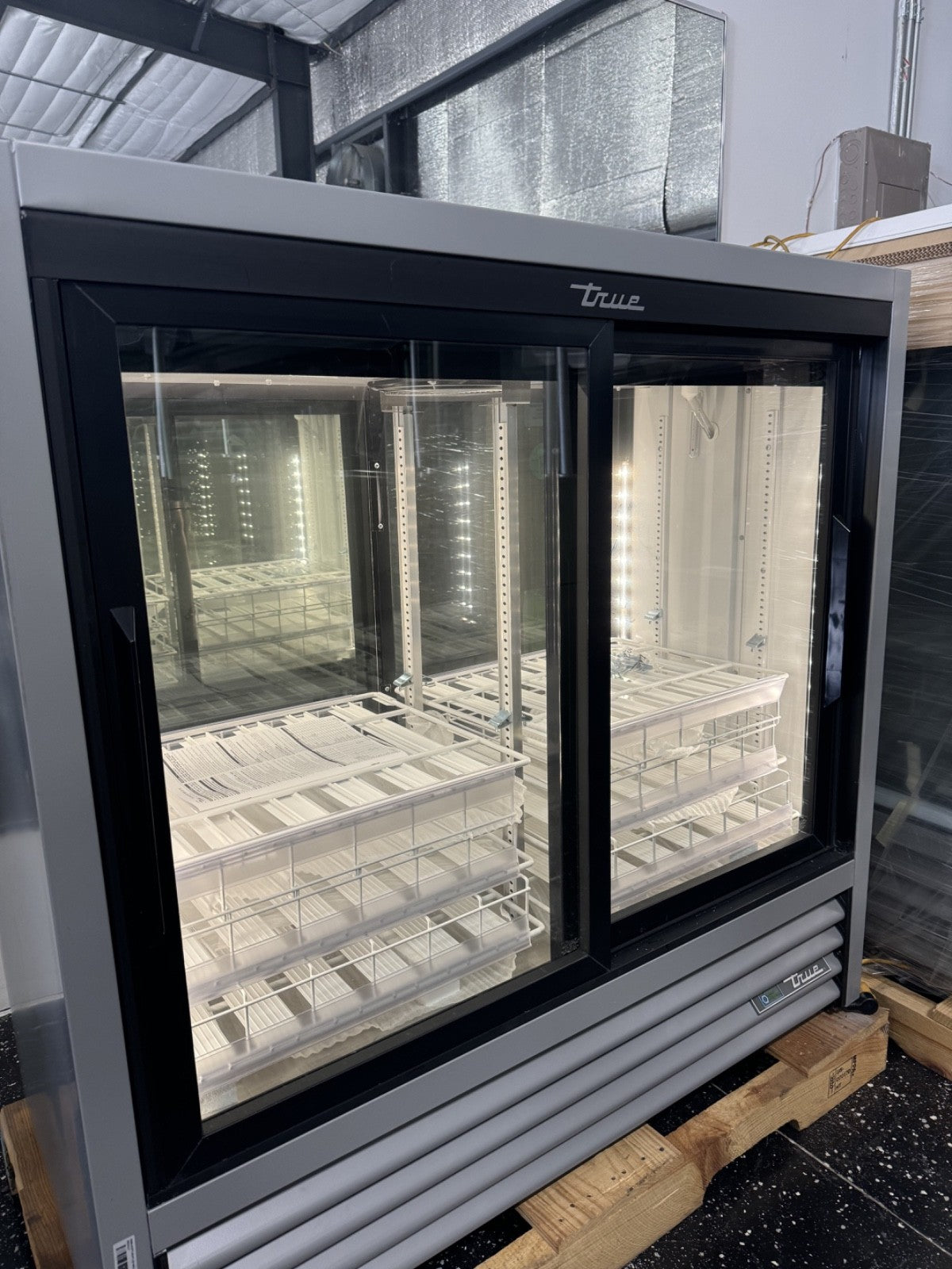 TRUE cooler GDM-41CPT-48-HC-LD 48" Two Section Pass Thru Glass Door refrigerator