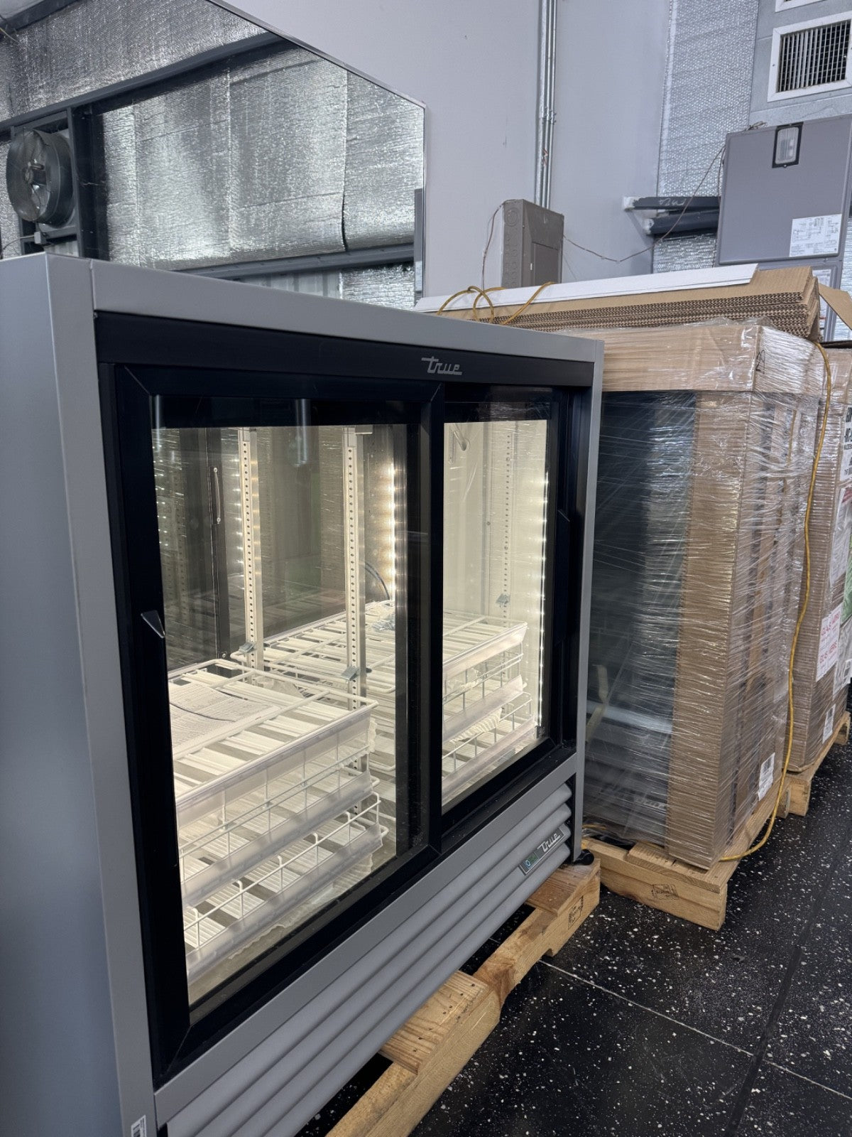 TRUE cooler GDM-41CPT-48-HC-LD 48" Two Section Pass Thru Glass Door refrigerator