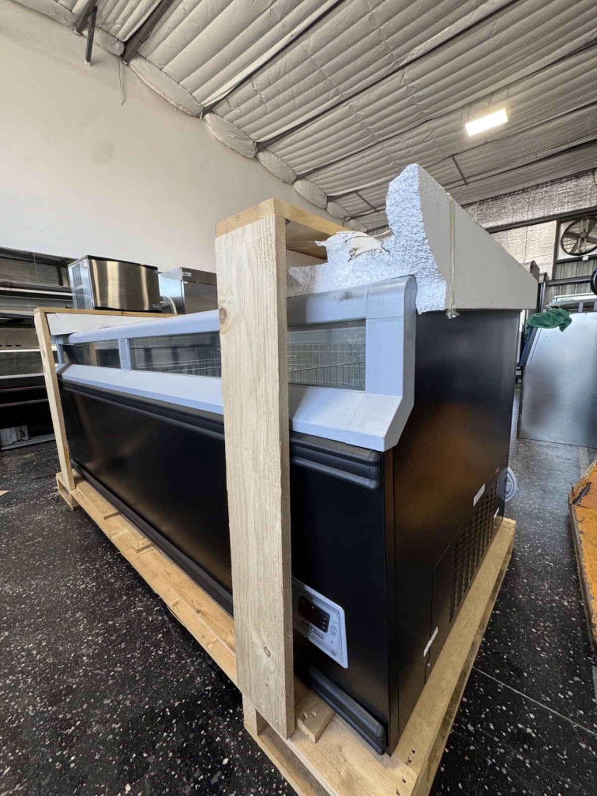 Open-box AHT Sydney XL 210 NAM refrigerated island case