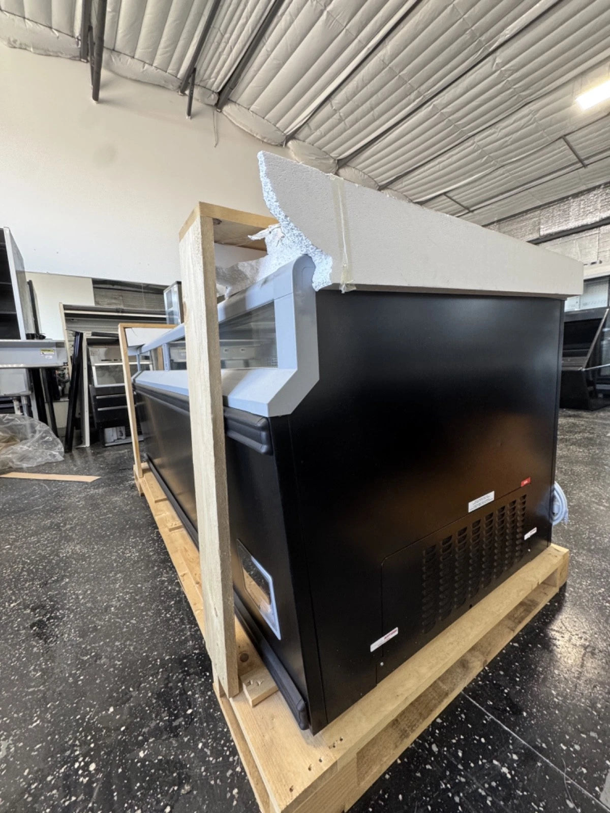 AHT Sydney XL 210 NAM self-contained commercial island merchandiser
