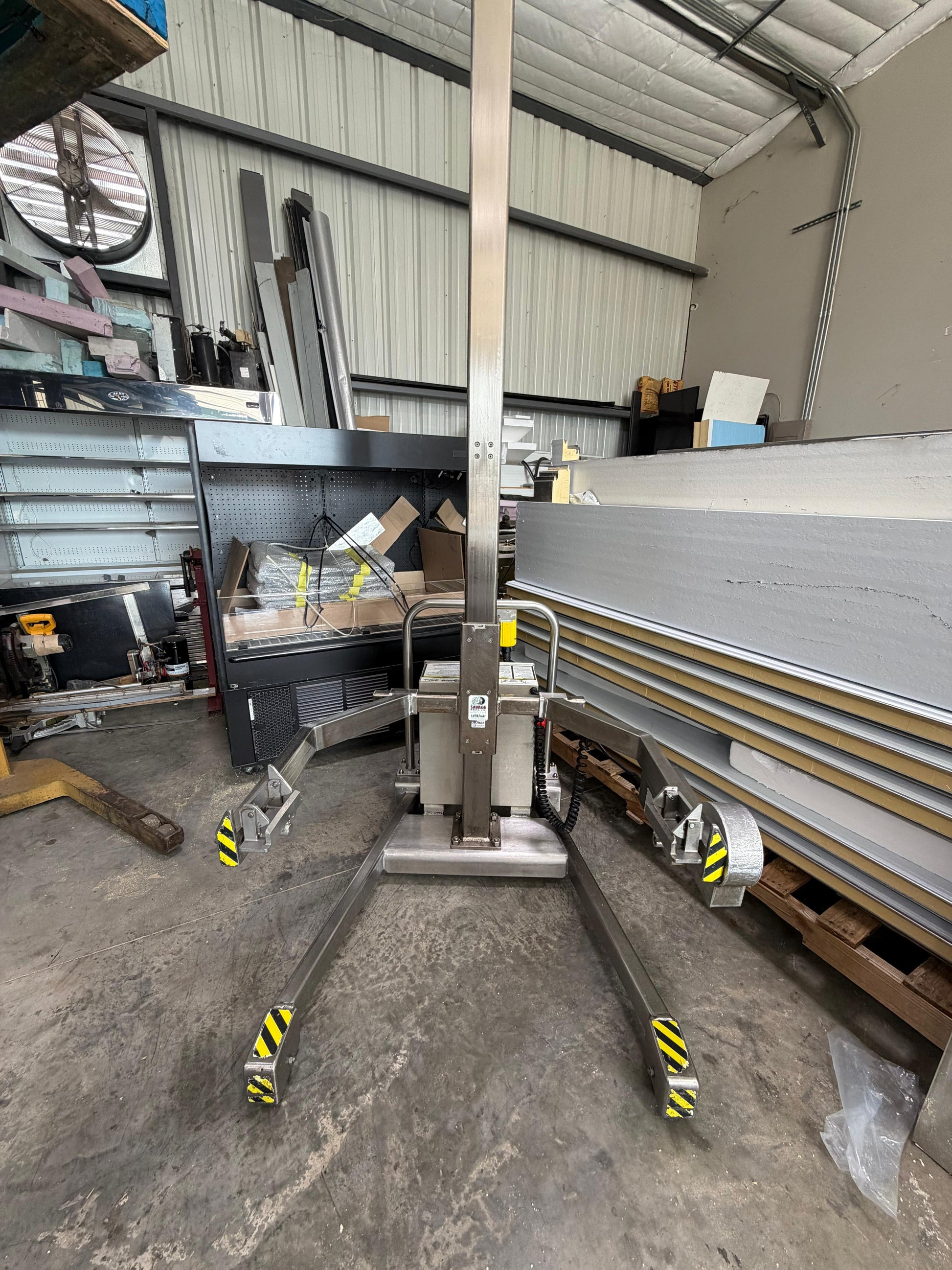 Front view of used Savage Bros 0712SS commercial hydraulic bowl lift
