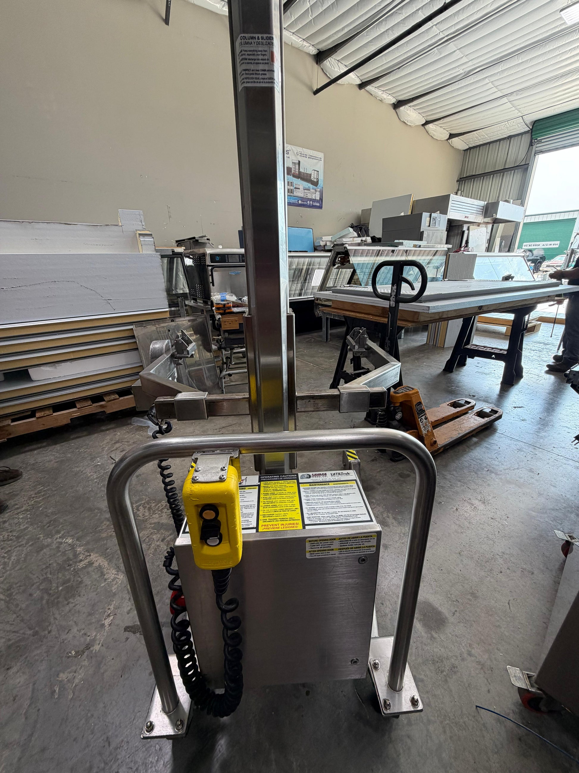 Rear view of Savage Bros 0712SS bowl lift with pendant control system
